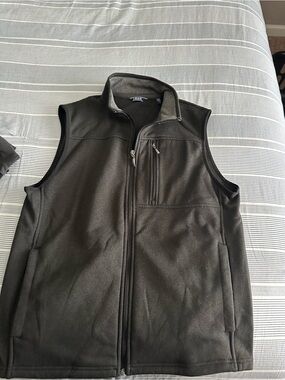 IZOD Men's Gray Fleece Vest - Zip Front